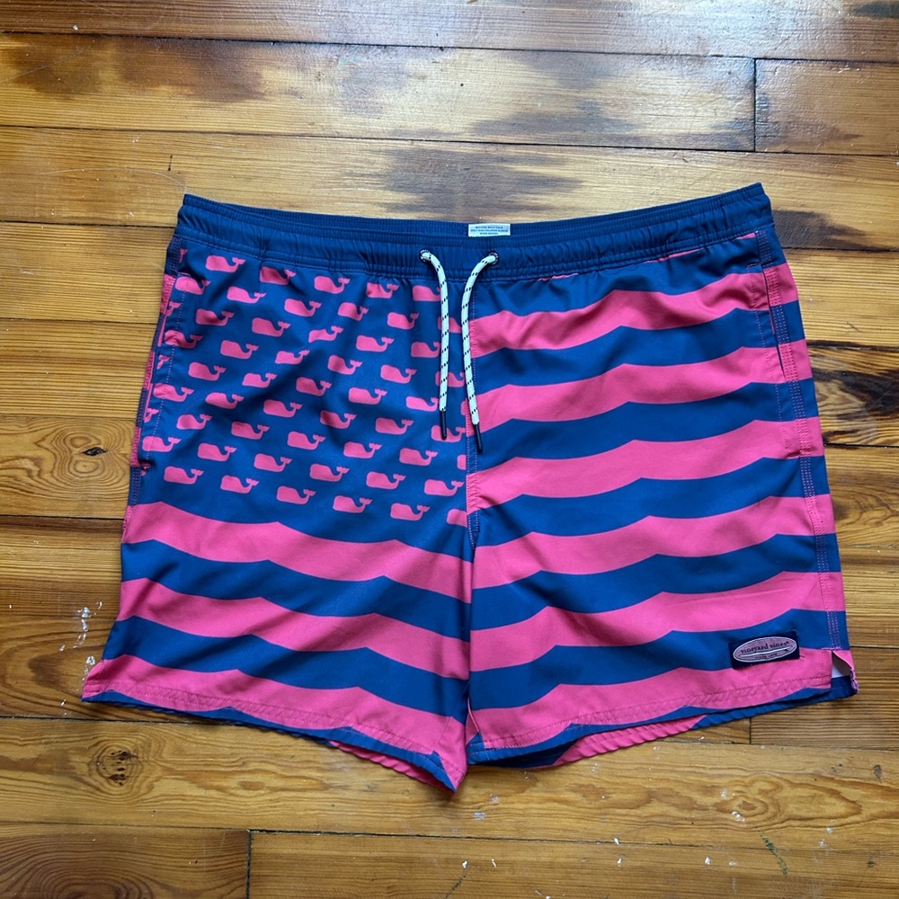 Vineyard Vines Men's Red and Blue Swim Trunks